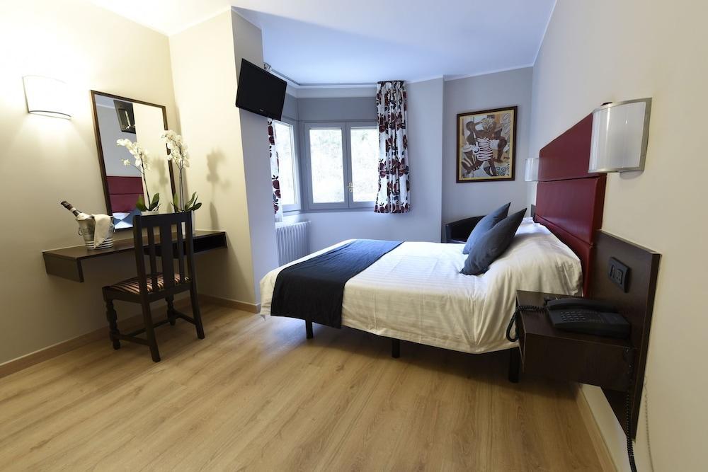 ארטס Hotel Palarine מראה חיצוני תמונה